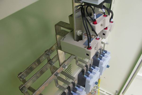 西和配电柜-应急照明配电柜使用对工作人员的具
